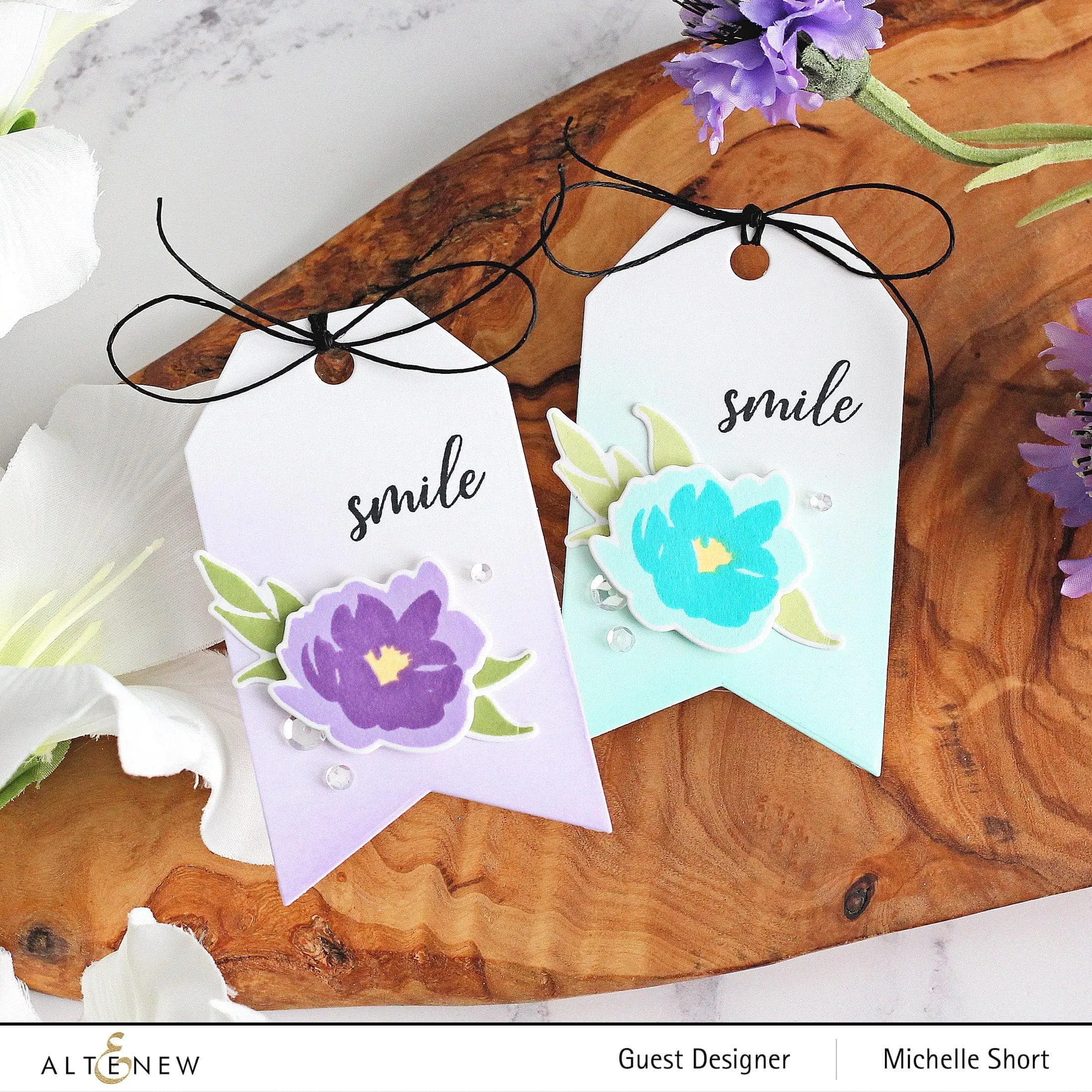 Mini Delight: Smile Blooms Stamp & Die Set